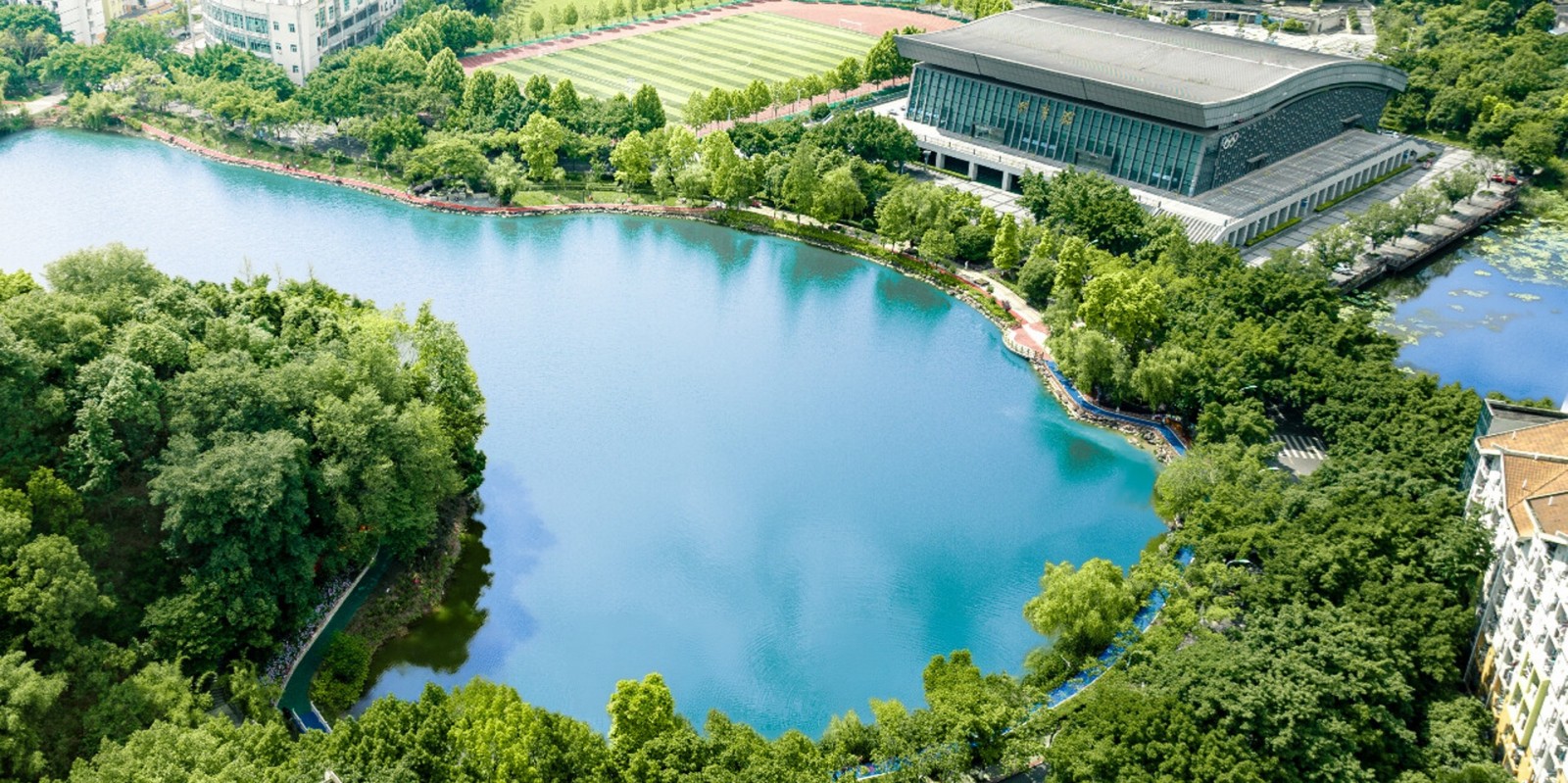 Chongqing University of Science and Technology